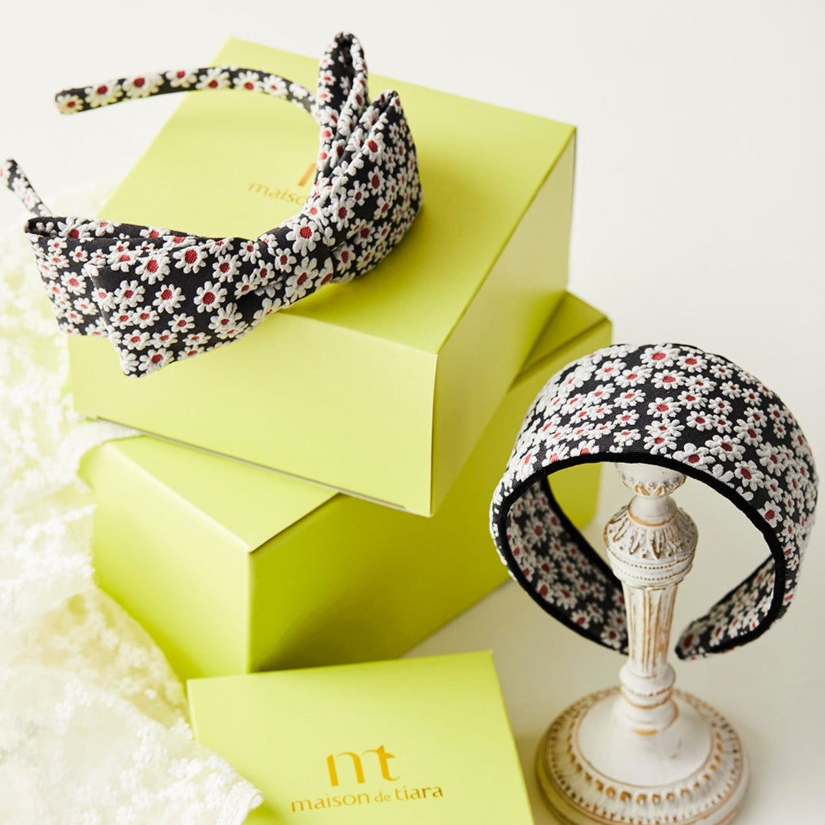 Alice & Audrey Jacquard Flower