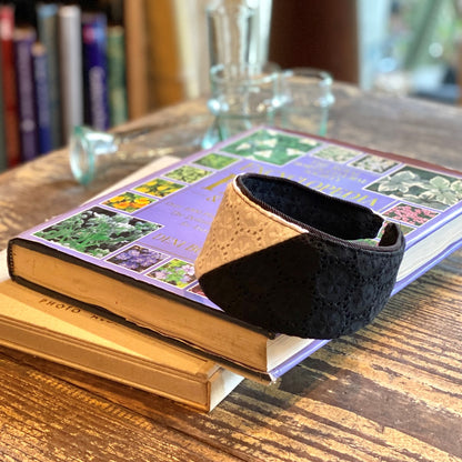 Alice Embroidery Black × White