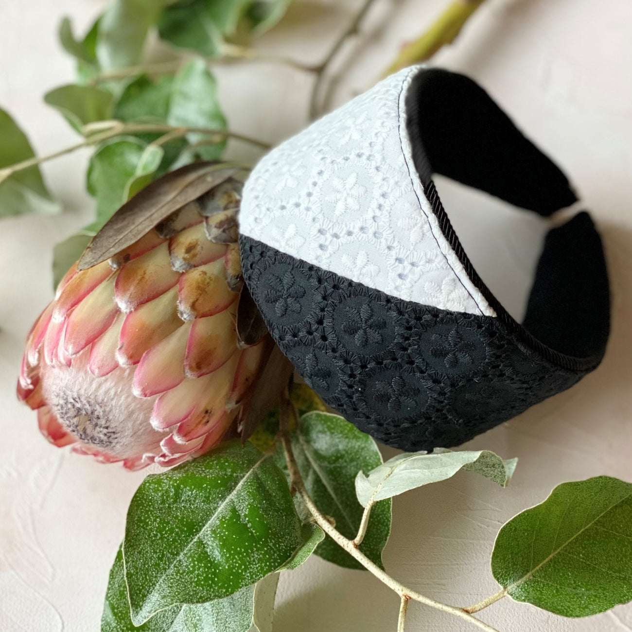 Alice Embroidery Black × White